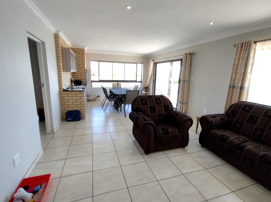 3 Bedroom Property for Sale in Wavecrest Eastern Cape